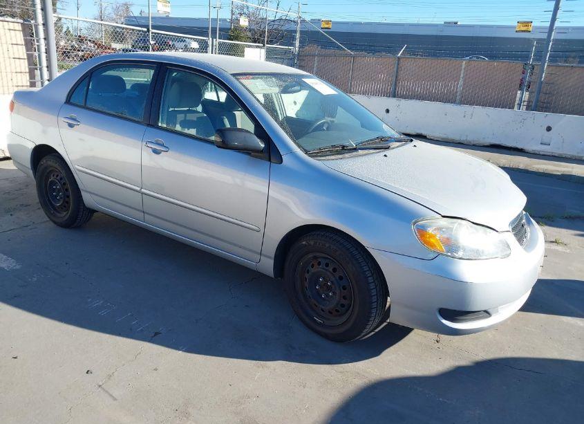 2007 Toyota Corolla LE (VIN 1NXBR32E47Z798901) main photo