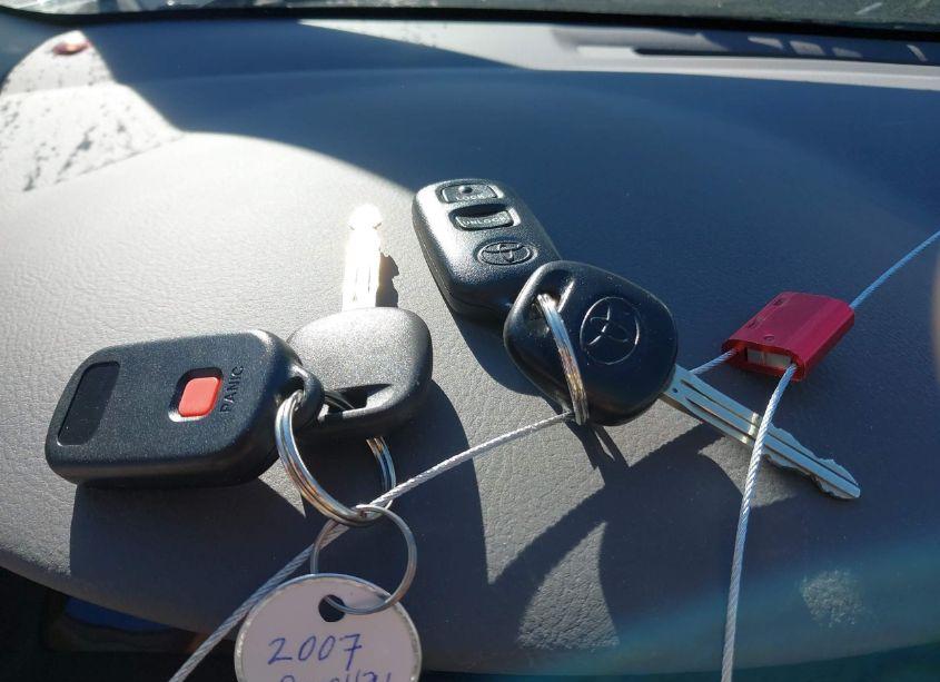 Photo 11 of 2007 Toyota Corolla LE (VIN 1NXBR32E47Z798901)