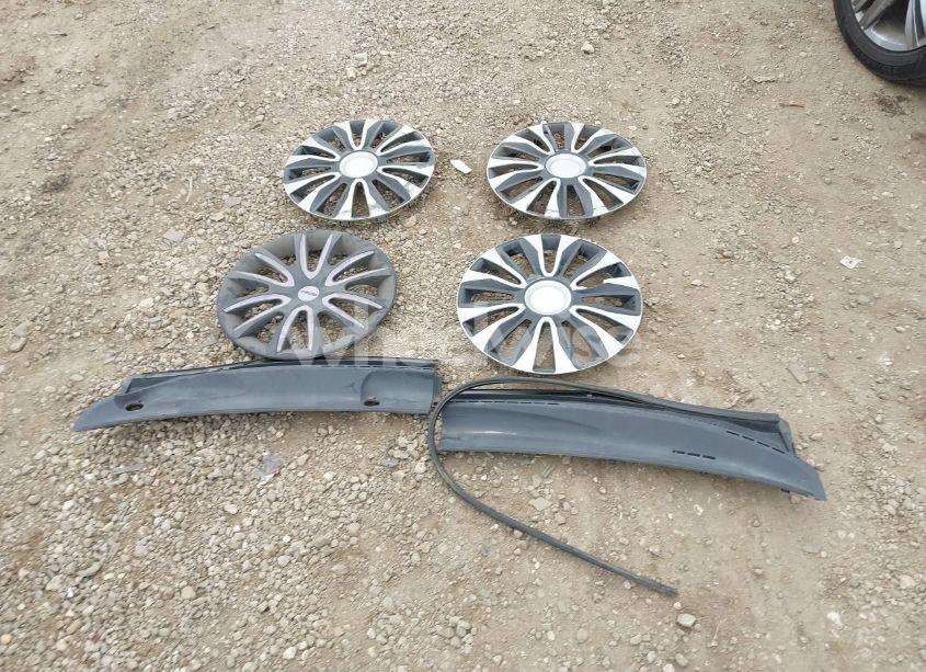 Photo 11 of 2007 Toyota Corolla CE (VIN 1NXBR32E47Z809945)