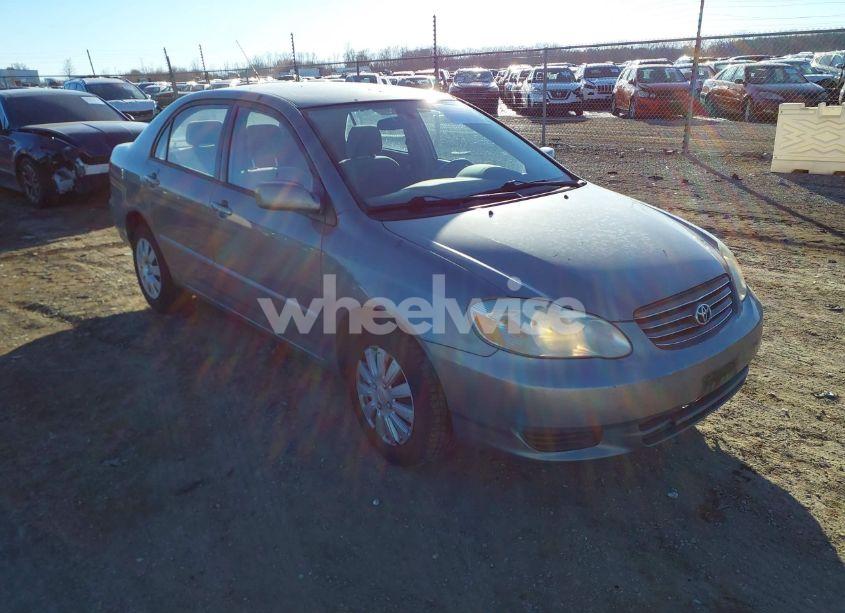 2004 Toyota Corolla LE (VIN 1NXBR32E54Z335709) main photo