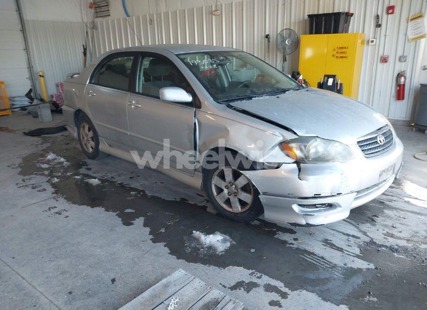 2005 Toyota Corolla S (VIN 1NXBR32E55Z354570) main photo