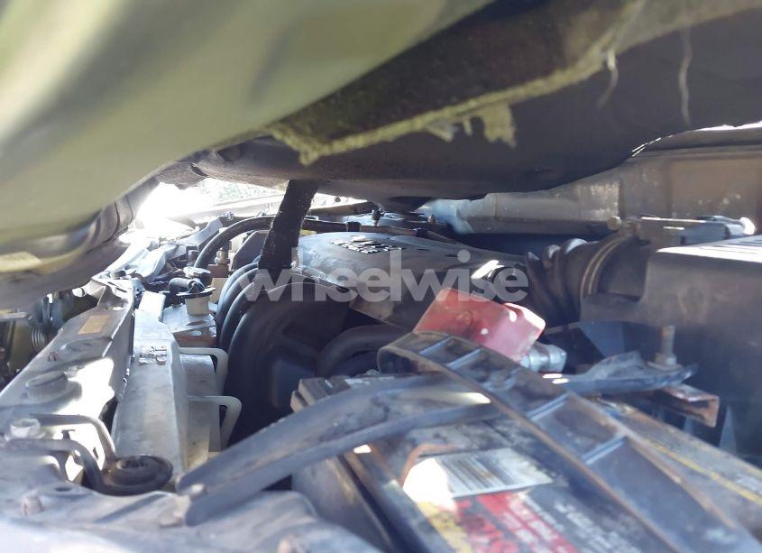Photo 10 of 2005 Toyota Corolla CE (VIN 1NXBR32E55Z437304)