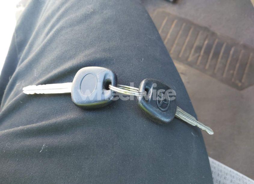 Photo 11 of 2005 Toyota Corolla CE (VIN 1NXBR32E55Z437304)