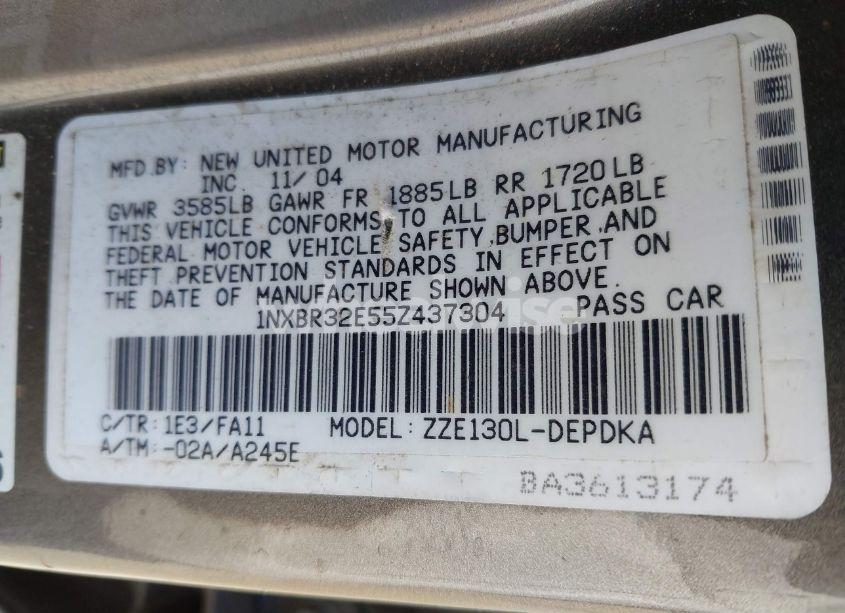 Photo 9 of 2005 Toyota Corolla CE (VIN 1NXBR32E55Z437304)