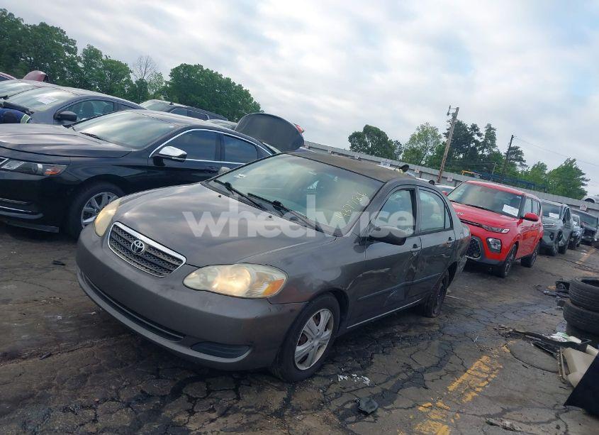 Photo 2 of 2005 Toyota Corolla CE (VIN 1NXBR32E55Z437786)