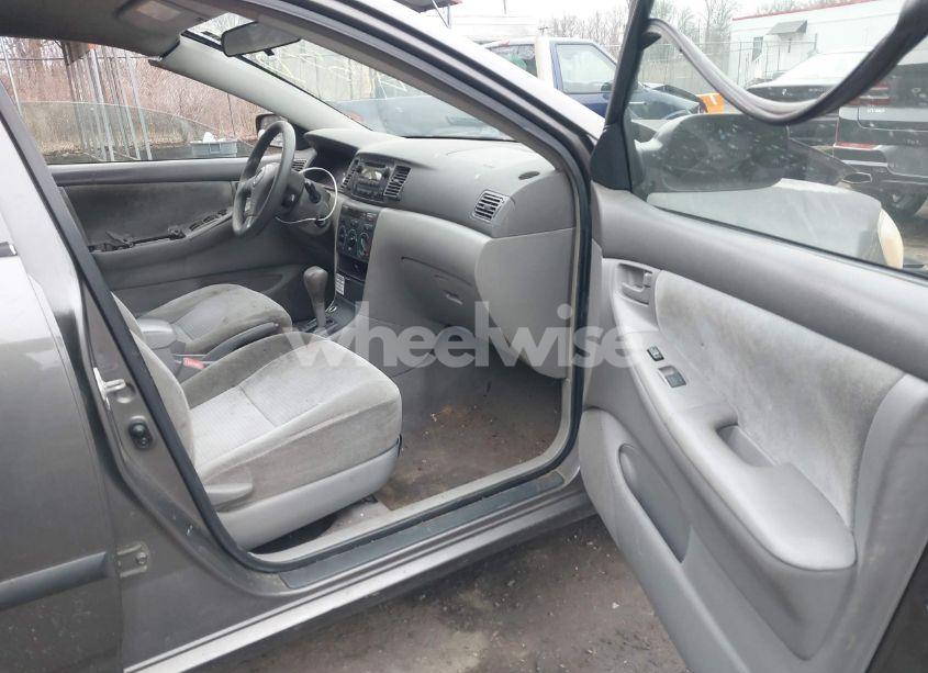 Photo 5 of 2005 Toyota Corolla CE (VIN 1NXBR32E55Z467290)