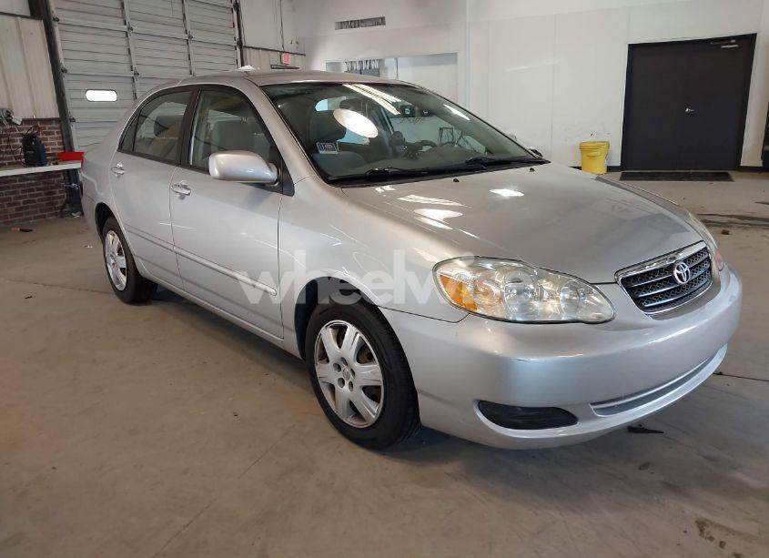 2006 Toyota Corolla LE (VIN 1NXBR32E56Z618565) main photo