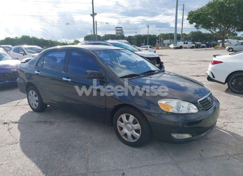 2005 Toyota Corolla LE (VIN 1NXBR32E65Z345912) main photo