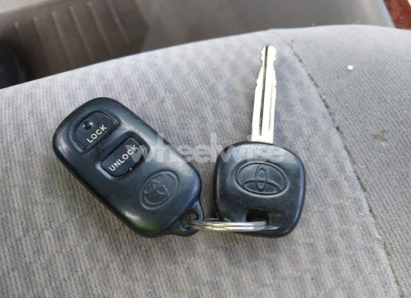 Photo 11 of 2005 Toyota Corolla LE (VIN 1NXBR32E65Z345912)