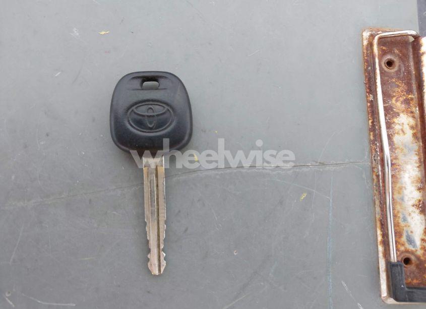 Photo 11 of 2005 Toyota Corolla CE (VIN 1NXBR32E65Z435691)