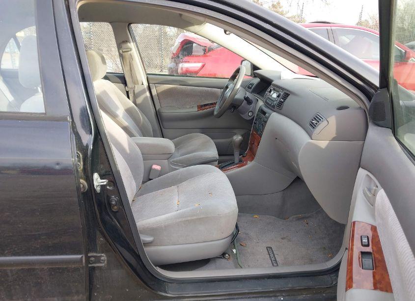 Photo 5 of 2005 Toyota Corolla LE (VIN 1NXBR32E65Z488553)