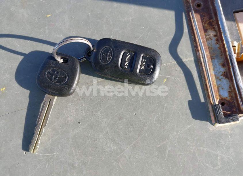 Photo 11 of 2005 Toyota Corolla LE (VIN 1NXBR32E65Z495633)