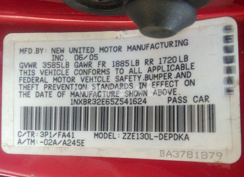 Photo 9 of 2005 Toyota Corolla CE (VIN 1NXBR32E65Z541624)