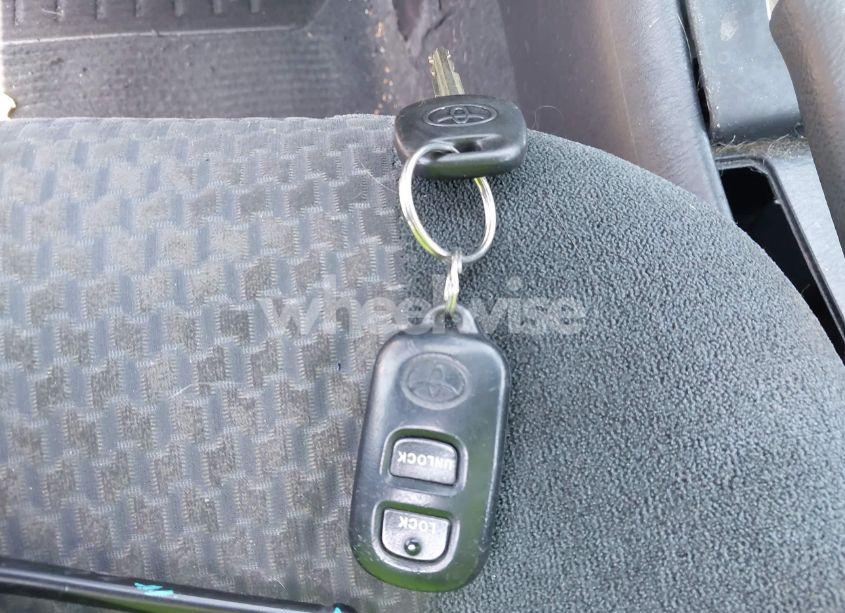 Photo 11 of 2005 Toyota Corolla S (VIN 1NXBR32E65Z552607)