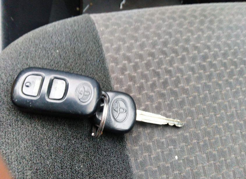 Photo 11 of 2005 Toyota Corolla S (VIN 1NXBR32E65Z555278)