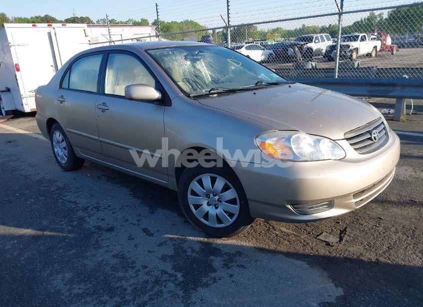 2004 Toyota Corolla LE (VIN 1NXBR32E74Z228466) main photo