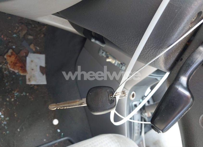 Photo 11 of 2005 Toyota Corolla CE (VIN 1NXBR32E75Z382063)