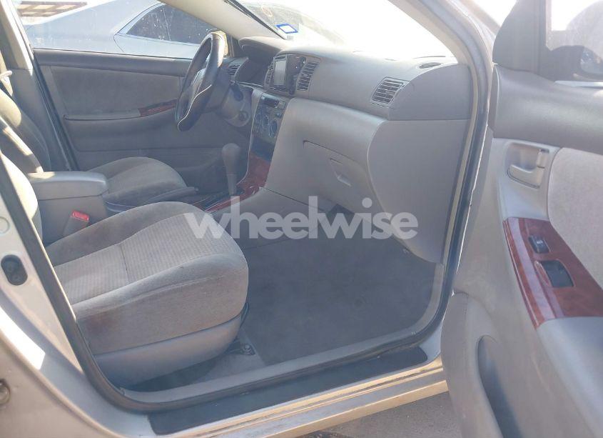 Photo 5 of 2005 Toyota Corolla LE (VIN 1NXBR32E75Z390289)