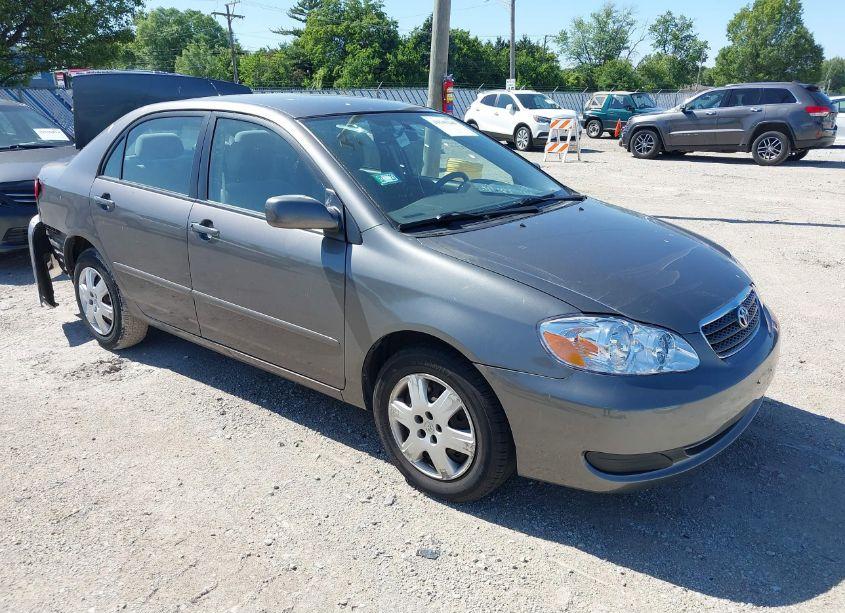 2005 Toyota Corolla LE (VIN 1NXBR32E75Z396934) main photo