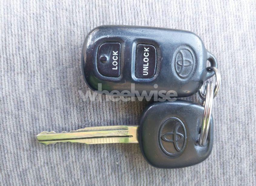 Photo 11 of 2005 Toyota Corolla LE (VIN 1NXBR32E75Z410296)