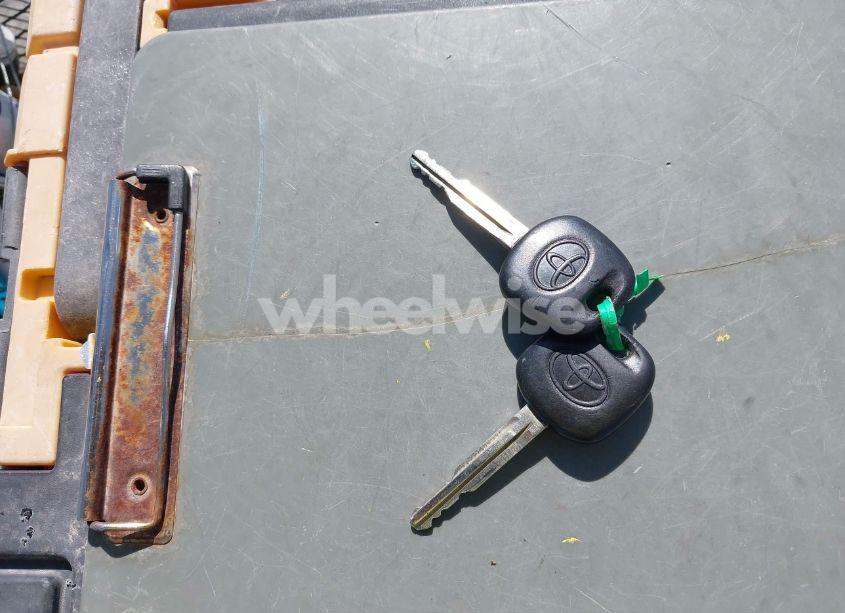 Photo 11 of 2005 Toyota Corolla CE (VIN 1NXBR32E75Z508308)