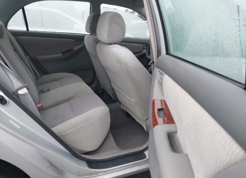 Photo 8 of 2007 Toyota Corolla LE (VIN 1NXBR32E77Z796317)