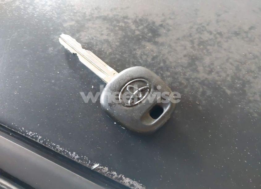 Photo 11 of 2005 Toyota Corolla S (VIN 1NXBR32E85Z438799)