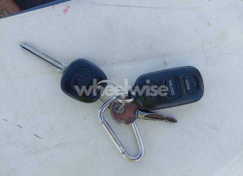 Photo 11 of 2005 Toyota Corolla LE (VIN 1NXBR32E85Z439371)