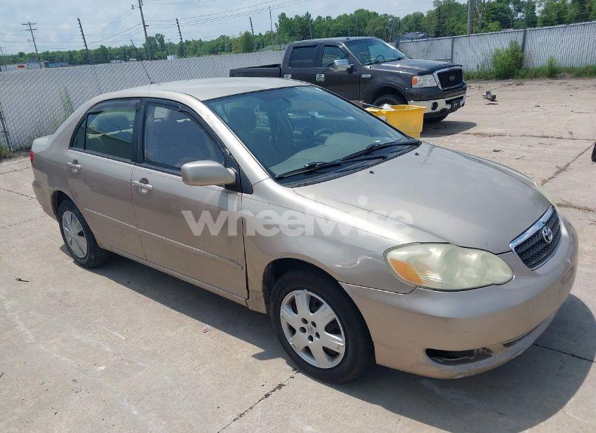 2005 Toyota Corolla LE (VIN 1NXBR32E85Z439838) main photo