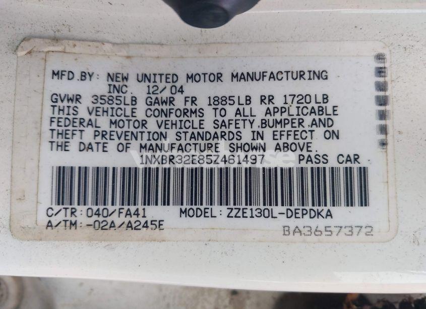 Photo 9 of 2005 Toyota Corolla CE (VIN 1NXBR32E85Z461497)