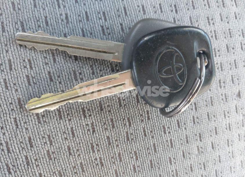 Photo 11 of 2005 Toyota Corolla CE (VIN 1NXBR32E85Z483290)