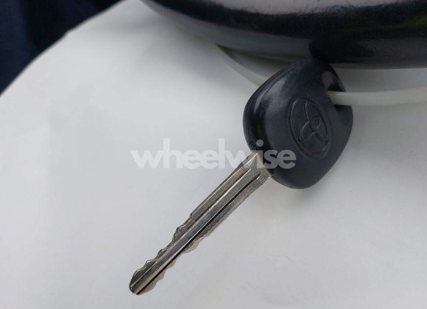 Photo 11 of 2006 Toyota Corolla S (VIN 1NXBR32E86Z727750)