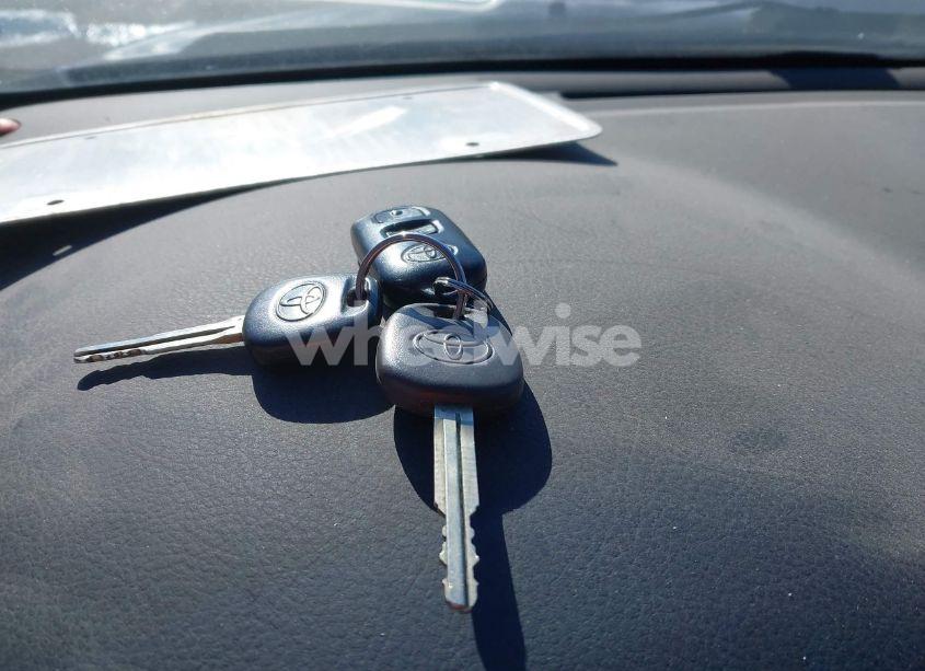 Photo 11 of 2006 Toyota Corolla S (VIN 1NXBR32E86Z762840)