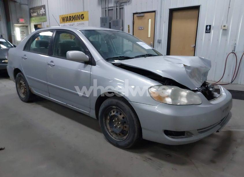 2007 Toyota Corolla LE (VIN 1NXBR32E87Z890741) main photo