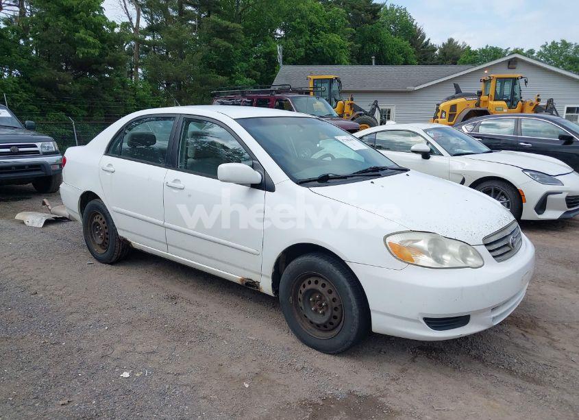 2004 Toyota Corolla LE (VIN 1NXBR32E94Z224354) main photo