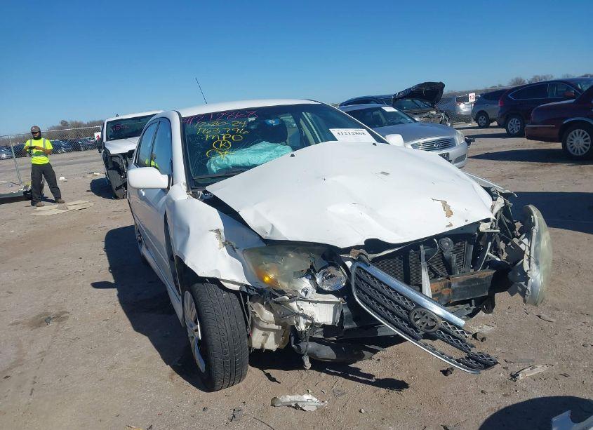 2005 Toyota Corolla CE/LE/S (VIN 1NXBR32E95Z350909) main photo