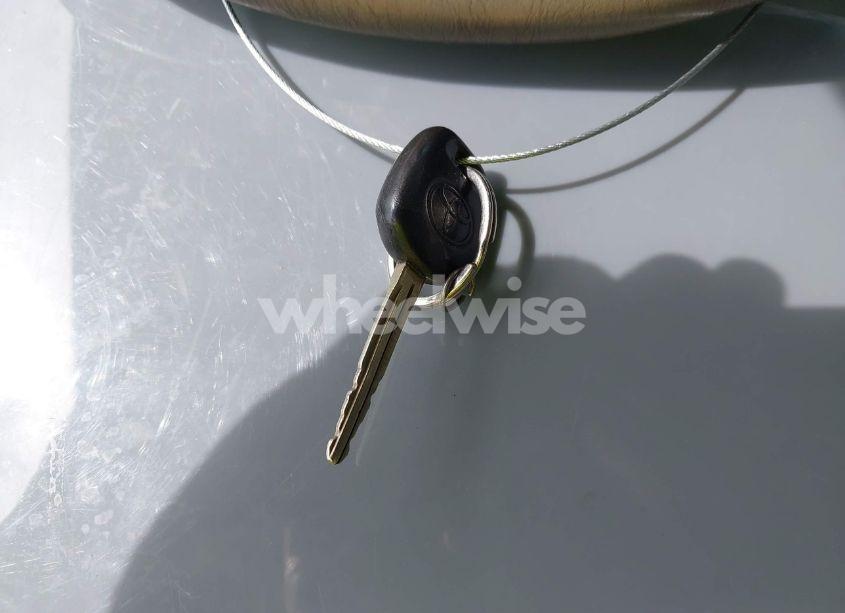 Photo 11 of 2005 Toyota Corolla CE (VIN 1NXBR32E95Z407755)