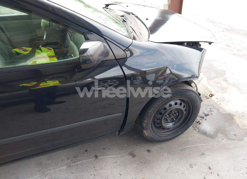 Photo 14 of 2005 Toyota Corolla CE (VIN 1NXBR32E95Z407755)