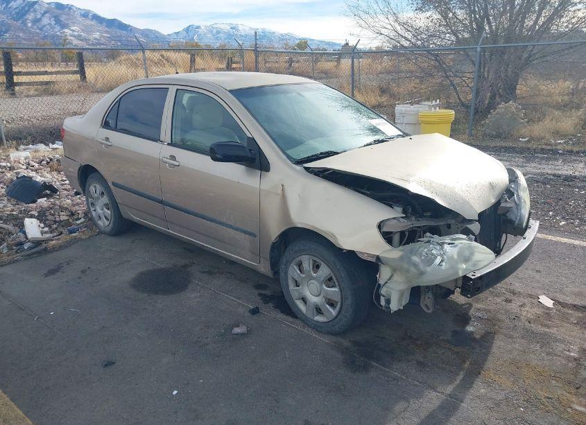 2005 Toyota Corolla CE (VIN 1NXBR32E95Z424068) main photo
