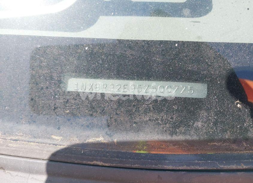 Photo 9 of 2005 Toyota Corolla CE/LE/S (VIN 1NXBR32E95Z500775)