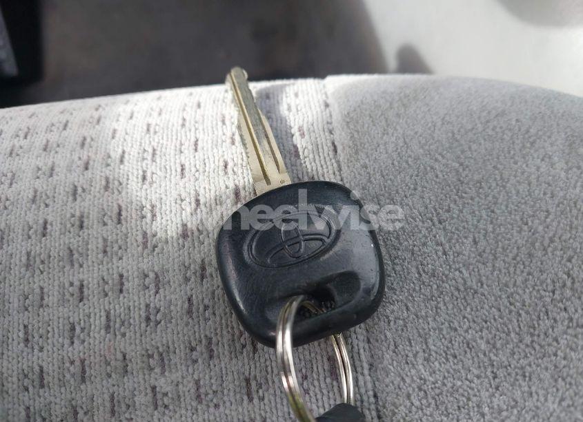 Photo 11 of 2005 Toyota Corolla CE (VIN 1NXBR32E95Z564296)