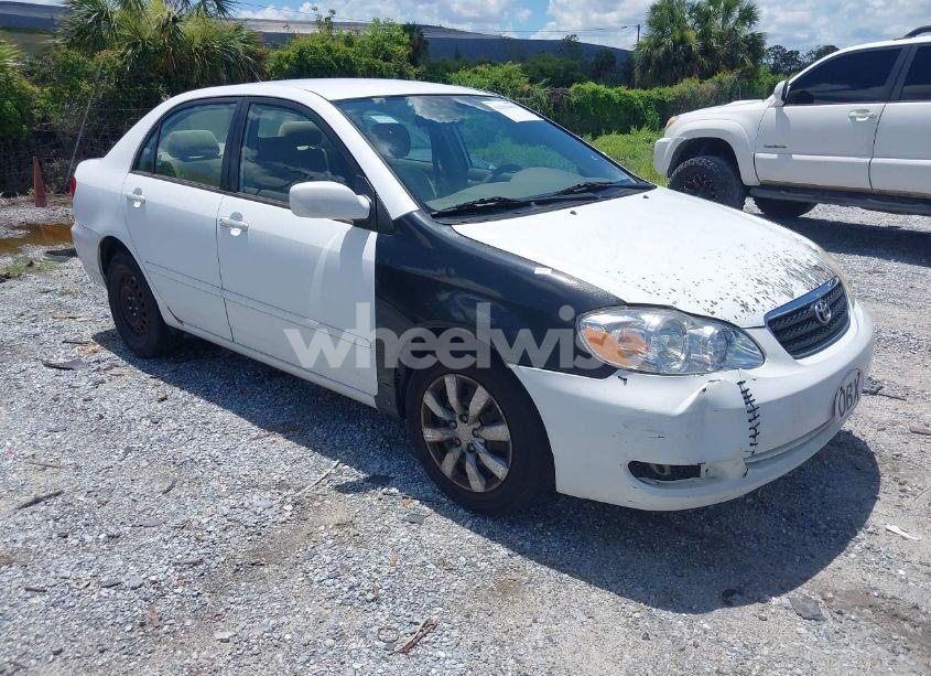 2006 Toyota Corolla LE (VIN 1NXBR32E96Z589121) main photo