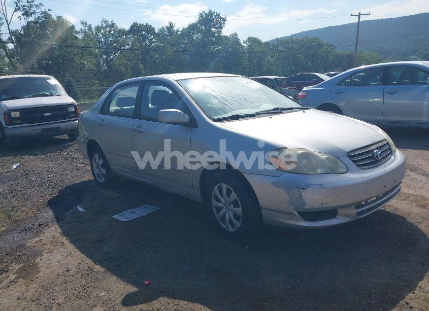 2003 Toyota Corolla LE (VIN 1NXBR32EX3Z133236) main photo