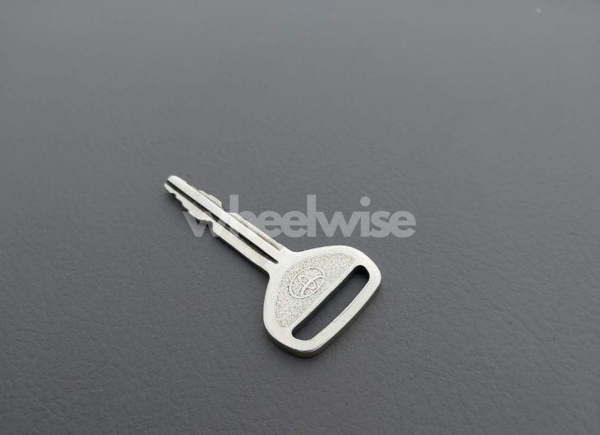 Photo 11 of 2004 Toyota Corolla CE (VIN 1NXBR32EX4Z233936)