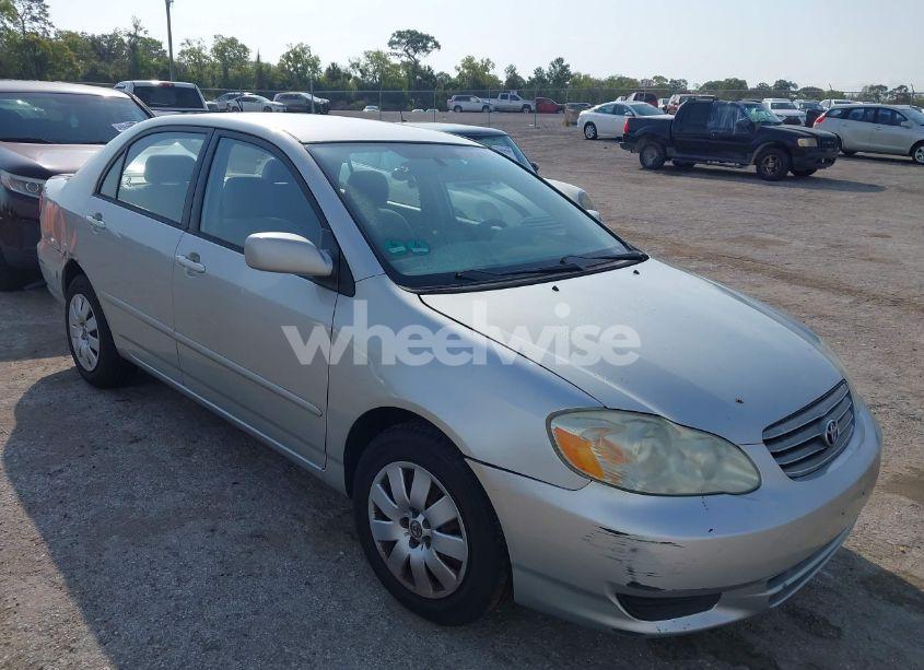 2004 Toyota Corolla LE (VIN 1NXBR32EX4Z295241) main photo