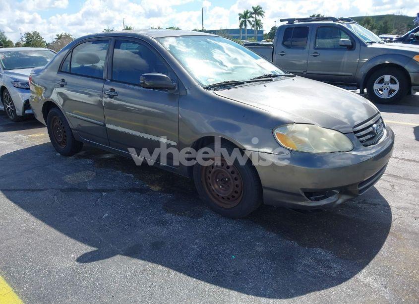 2004 Toyota Corolla CE (VIN 1NXBR32EX4Z302284) main photo