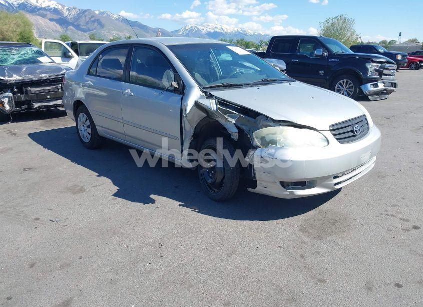 2004 Toyota Corolla LE (VIN 1NXBR32EX4Z329792) main photo