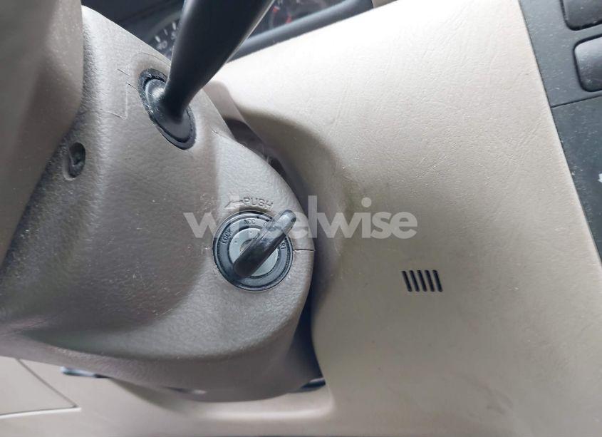 Photo 11 of 2005 Toyota Corolla CE (VIN 1NXBR32EX5Z352037)