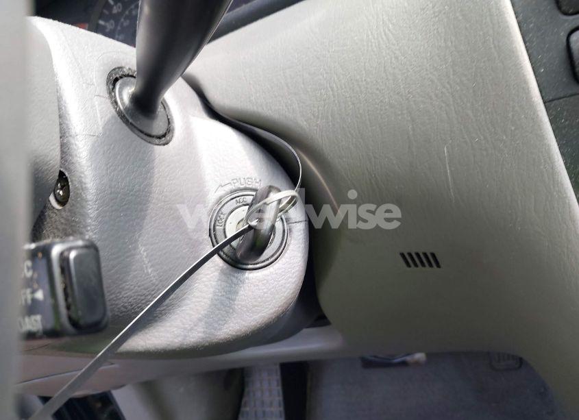 Photo 11 of 2005 Toyota Corolla CE (VIN 1NXBR32EX5Z358128)