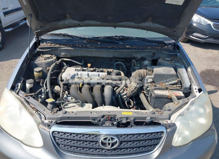 Photo 10 of 2005 Toyota Corolla LE (VIN 1NXBR32EX5Z385927)